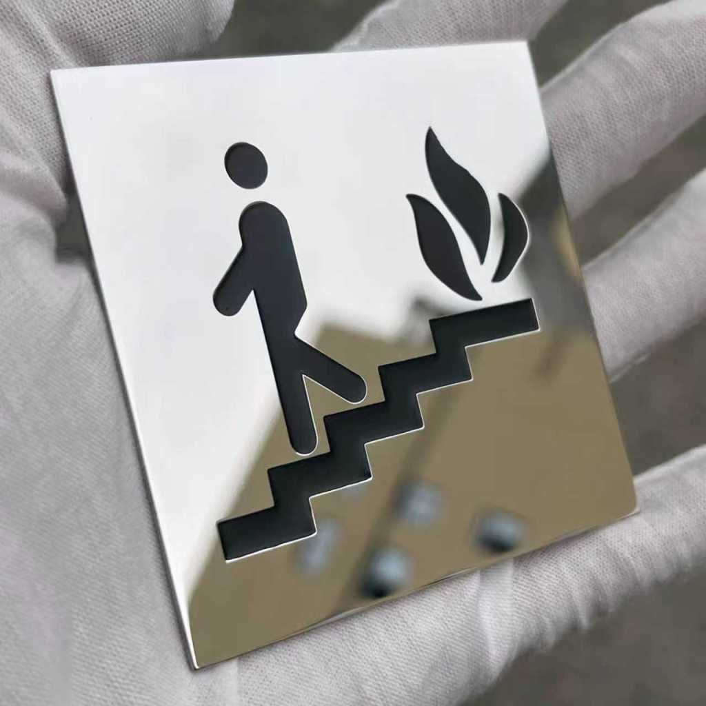 Pictogramme escalier et espace fumeur en finition miroir pour hôtel