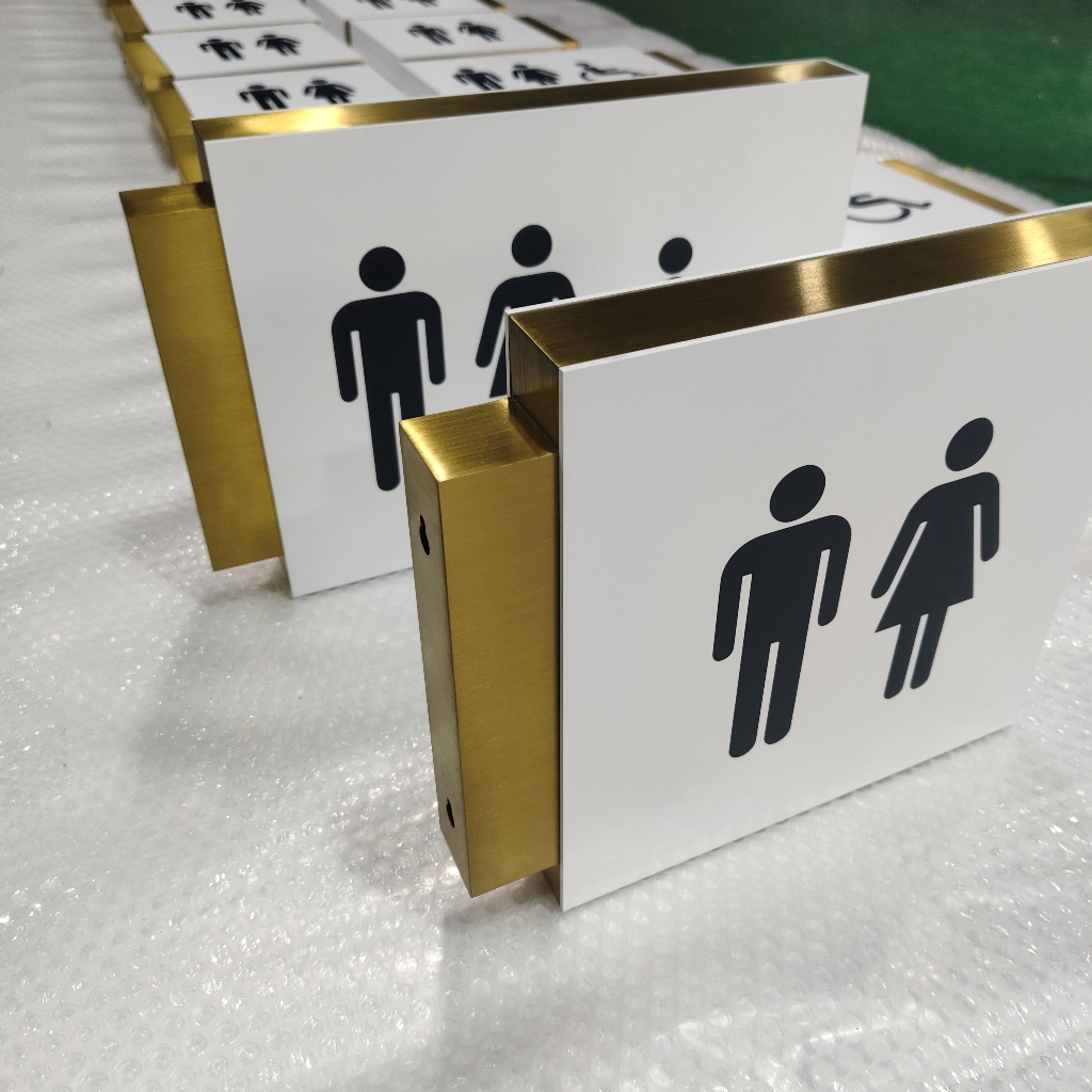 Plaques drapeau toilettes homme femme avec pictogrammes pour hôtel